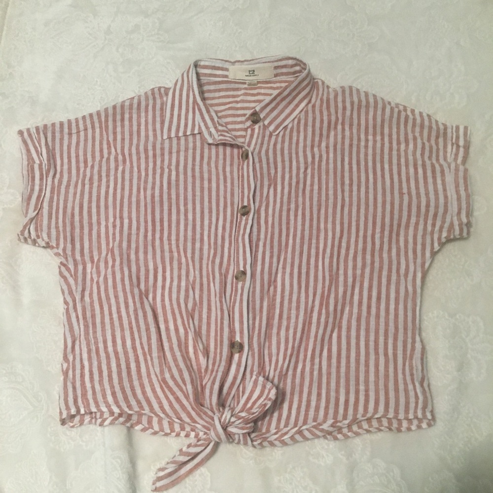 Medium Thread +Supply Button-Up Blouse